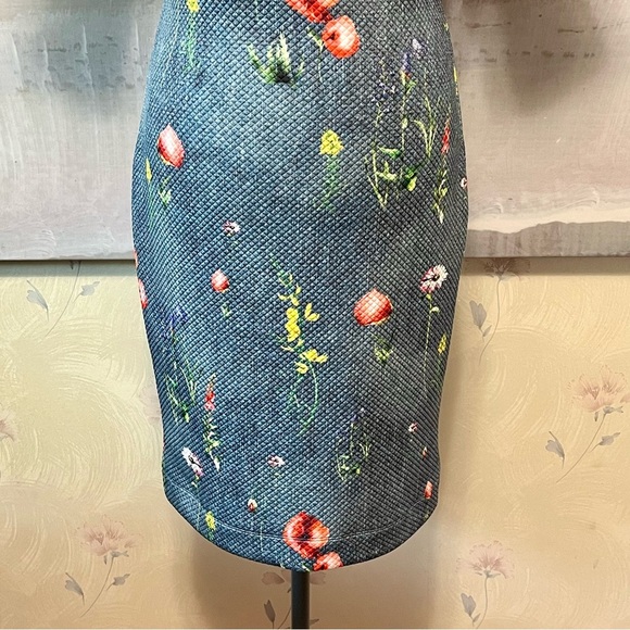 MARGARET O'LEARY Scuba Sheath Dress Womens‎ M Cottagecore Blue Floral Quilted - Picture 4 of 13